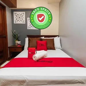 ** Hotel Reddoorz @ Moonwalk Paranaque Philippines